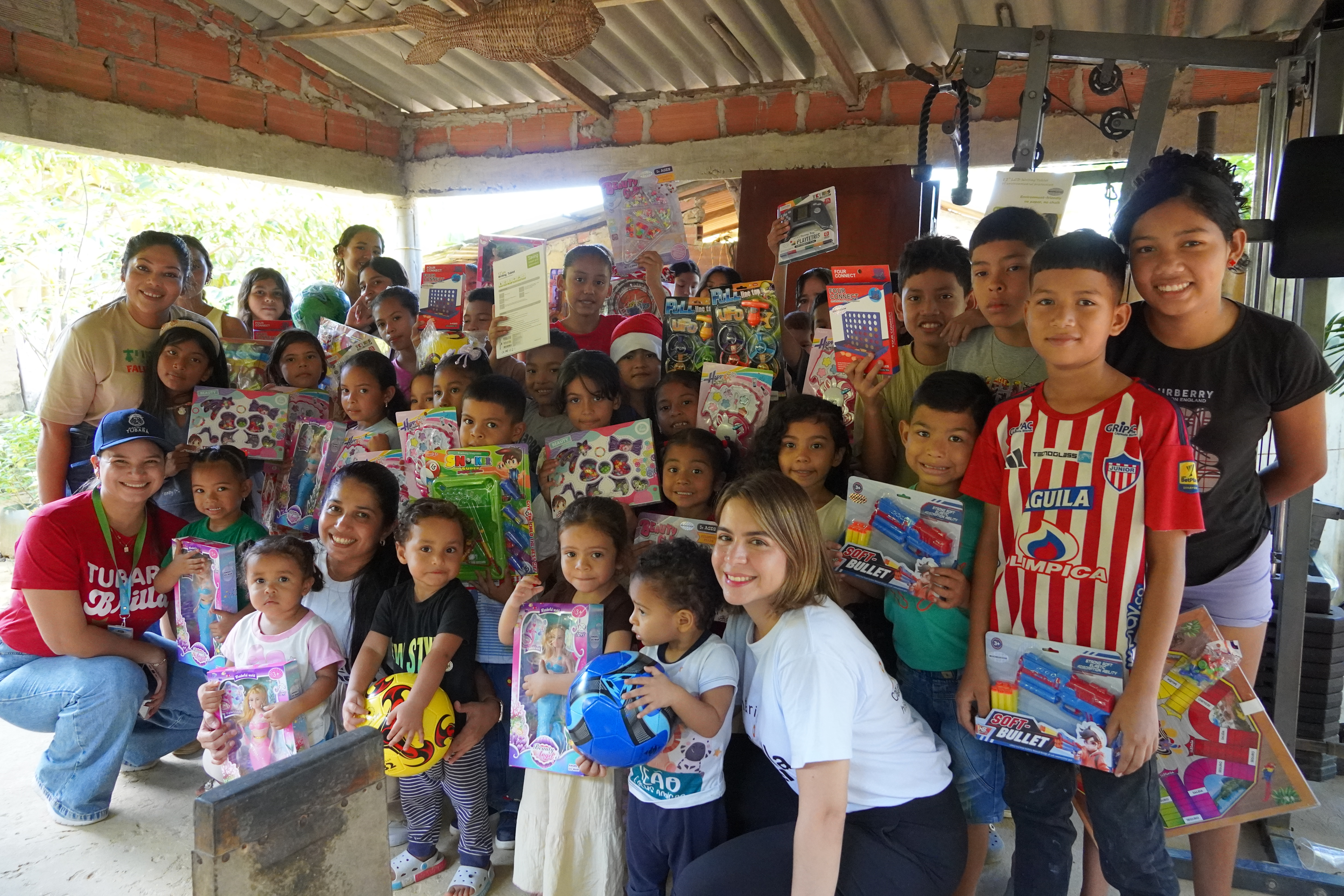 Dolmen iluminó la Navidad de 1.600 niños y niñas en 18 ciudades del país